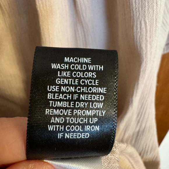 EUC tan/camel colored short sleeve top by Torrid, size 1 (14-16) - Picture 6 of 13